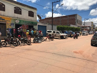 Homem é morto e outros dois são presos