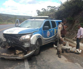 Quatro policiais militares ficam feridos em acidente