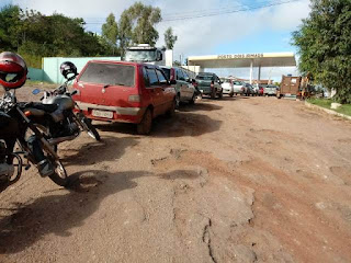 Motoristas enfrentam fila para abastecer