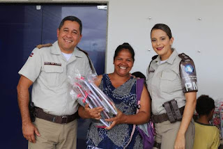 Material escolar para crianças carentes