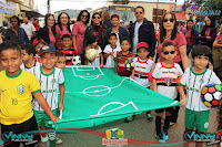 Escolinha Colibri realiza desfile