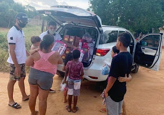 Chapada Iphone realiza entrega de brinquedos em Livramento