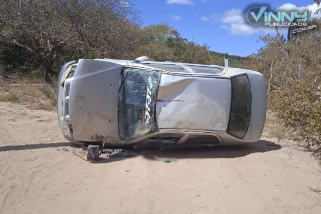 Adolescente morre em acidente de carro na zona rural de Ituaçu