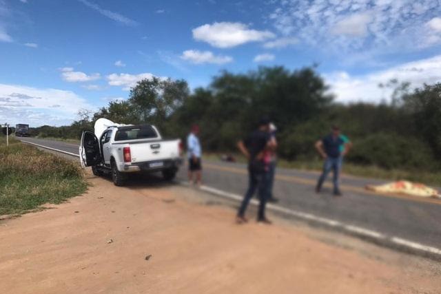 Homem morre após acidente entre motocicleta e picape na BR-030