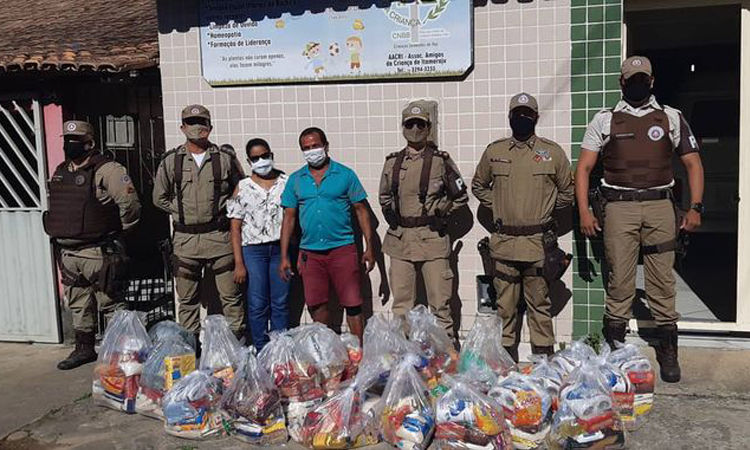 BCS de Vitória da Conquista distribui máscaras, cobertores e roupas