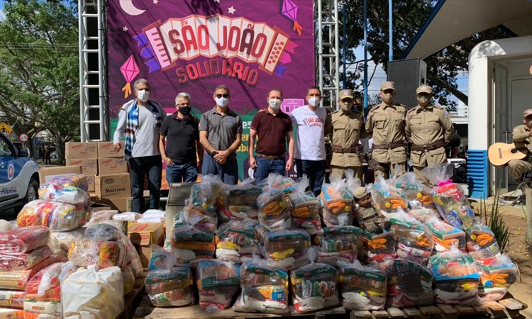 Drive thru solidário arrecada 10 toneladas de alimentos em Vitória da Conquista