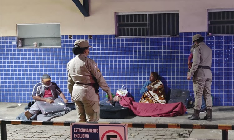 Patrulha Solidária aquece inverno de moradores de rua em Vitória da Conquista