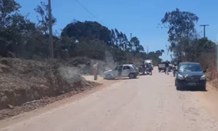 Batida entre carro e moto deixa um ferido na zona rural de Seabra