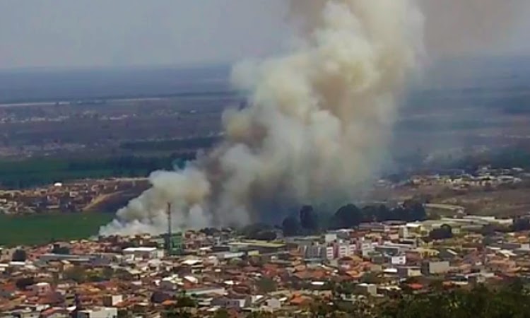 Incêndio é registrado em parque municipal de Vitória da Conquista