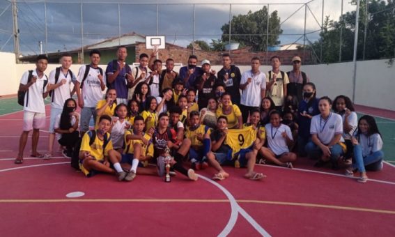 Estudantes de Maracás participam da etapa escolar dos Jogos Escolares da Bahia