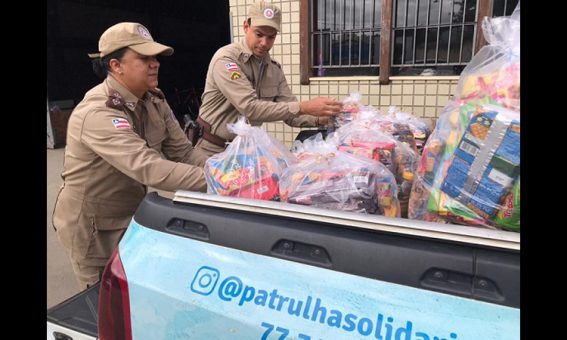 Patrulha Solidária abastece despensa de recicladores em Vitória da Conquista