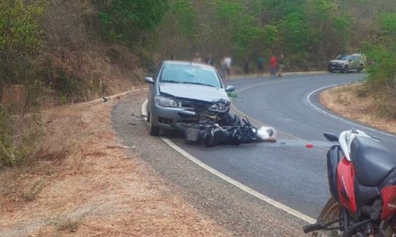 Homem morre e mulher fica ferida em acidente na BA-903, entre Paramirim e Érico Cardoso