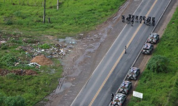 Quatorze pontos em rodovias federais são liberados pela polícia