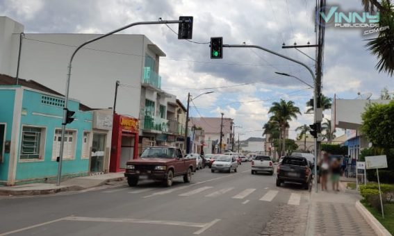 Veículos com placas finais 1 e 2 que não pagaram IPVA são notificados