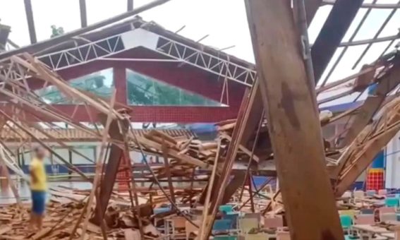 Parte do telhado de creche em Brumado desaba após forte chuva