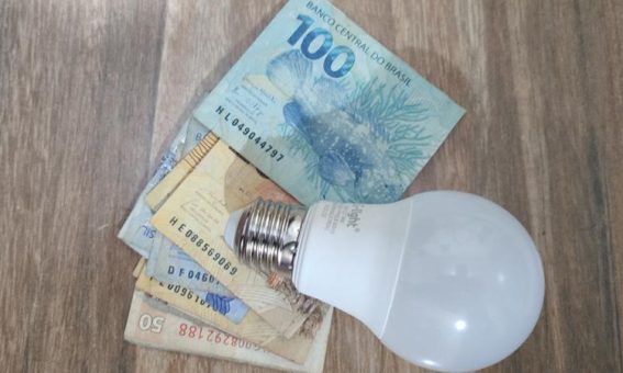 Mais de um milhão de baianos podem ter até 65% de desconto na conta de energia