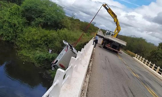 Ambulância de Érico Cardoso se envolve em acidente na BA-148, em Dom Basílio