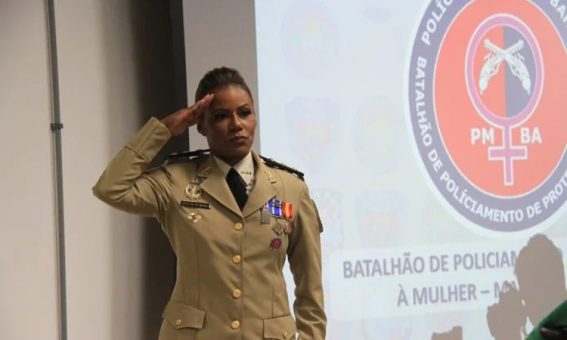 Tenente-coronel Roseli é a primeira mulher a comandar um batalhão na história da PMBA