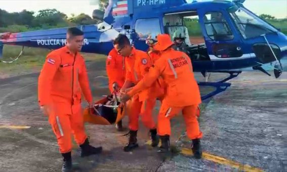 Policiais e bombeiros socorrem turista na Chapada Diamantina, após queda durante escalada