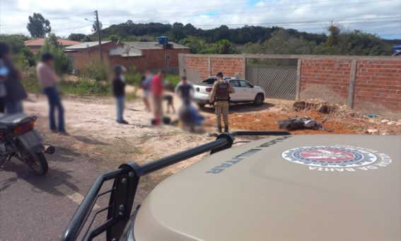 Colisão entre carro e moto deixa duas pessoas feridas em Barra da Estiva