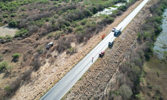 Motorista de caçamba fica ferido em acidente na BR-242