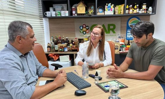 Mucugê terá projeto de cultivo de morangos para mulheres agricultoras em parceria com a CAR