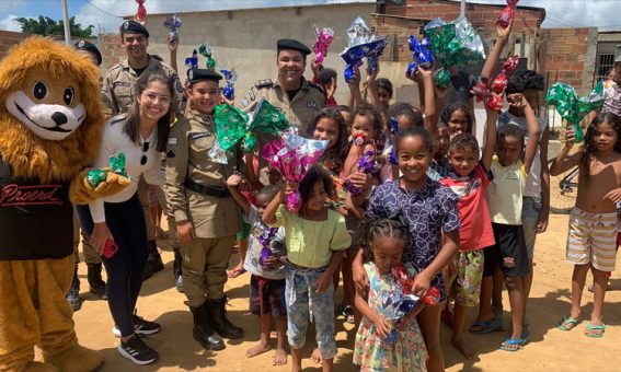 Patrulha Solidária distribui 1.000 ovos de Páscoa em Vitória da Conquista