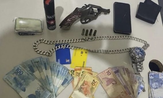 Polícia Militar apreende motocicletas e arma de fogo em Ruy Barbosa