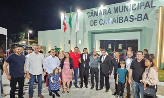 Marquinho Viana participa de inauguração da nova Câmara Municipal de Caraíbas