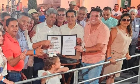 Marquinho Viana acompanha governador em inauguração de obras e autorização de investimentos em Ibitira