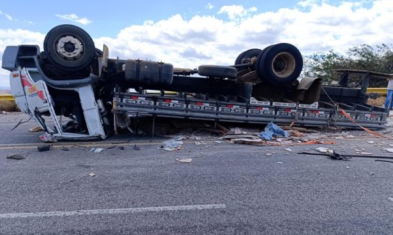 Acidente na BA-262 deixa uma vítima fatal e dois feridos na Serra dos Pombos