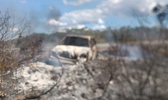 Carro pega fogo na BA-144, entre Morro do Chapéu e Várzea Nova