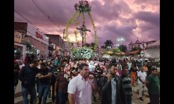 Deputado Marquinho Viana participa da missa e procissão ao Senhor Bom Jesus em Barra da Estiva