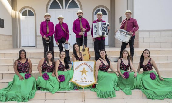 O Terno de Reis Estrela do Oriente, participa de sessão de fotos para implementação dos Projetos Estruturantes nas escolas