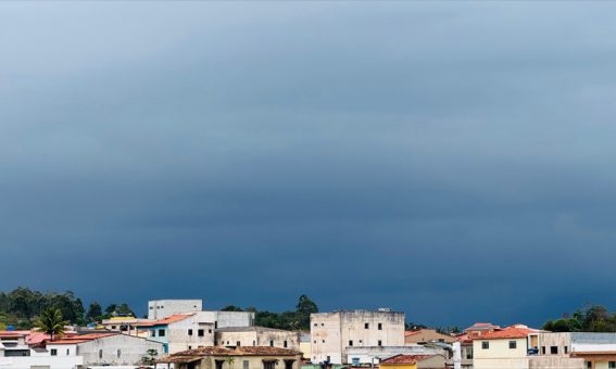 Inmet emite alerta de chuvas intensas para mais de 180 cidades baianas