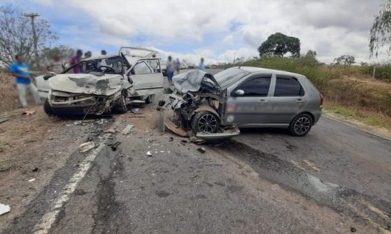 Colisão frontal na BA-026 deixa um morto e várias pessoas feridas em Planaltino