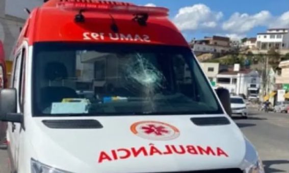 Ambulância do SAMU é apedrejada durante atendimento em Jaguaquara