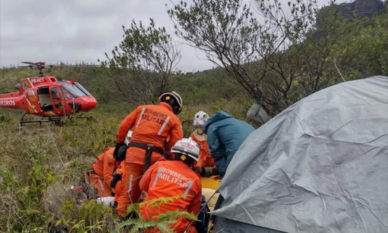 Bombeiros realizam resgate na Chapada Diamantina com apoio de grupamento aére