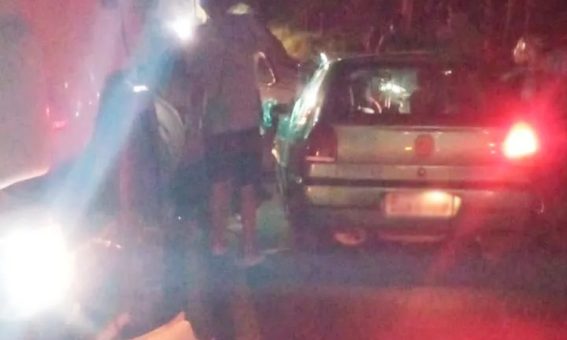 Homem morre em colisão frontal entre carro e carreta na BR-030, em Caetité