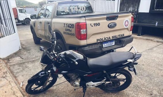 Polícia recupera motocicleta roubada na BA-142, em Tanhaçu