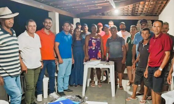 Reunião com agricultores define nova fase no cultivo de alho em Ituaçu