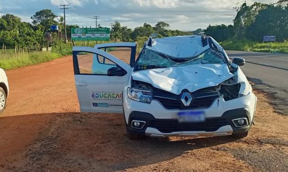 Veículo da prefeitura de Itaquara colide com cavalo na BR-101; ocupantes saem ilesos