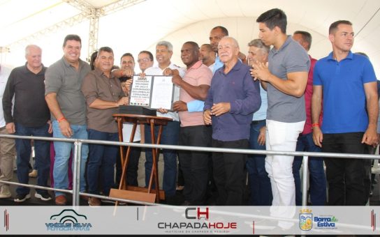 Jerônimo Rodrigues entrega obras e anuncia investimentos em saúde, educação e infraestrutura em Barra da Estiva