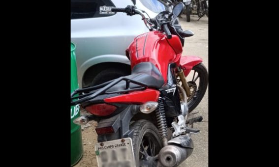 Fiscalização em Barra da Estiva resulta na apreensão de motocicleta com mandado judicial