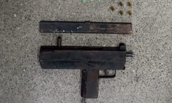 Polícia Militar apreende drogas e arma de fogo e liberta refém em Barra do Rocha