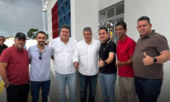 Prefeito Phellipe Brito prestigia visita do governador Jerônimo Rodrigues em Anagé