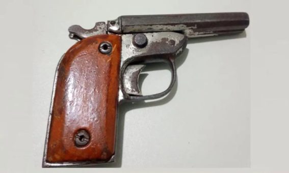 Revólver apreendido