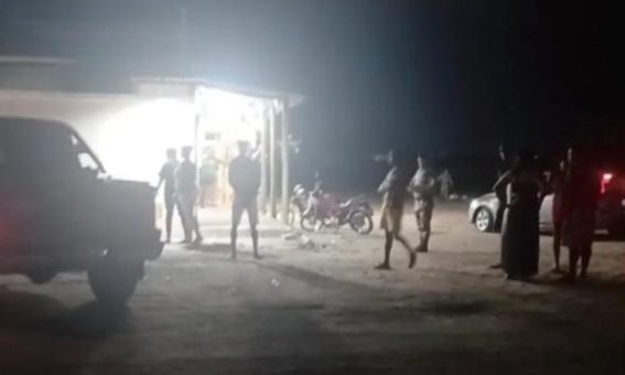 Ataque a tiros em bar