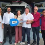 Marquinho Viana entrega ambulância