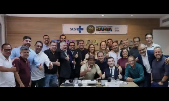 Secretária e prefeitos